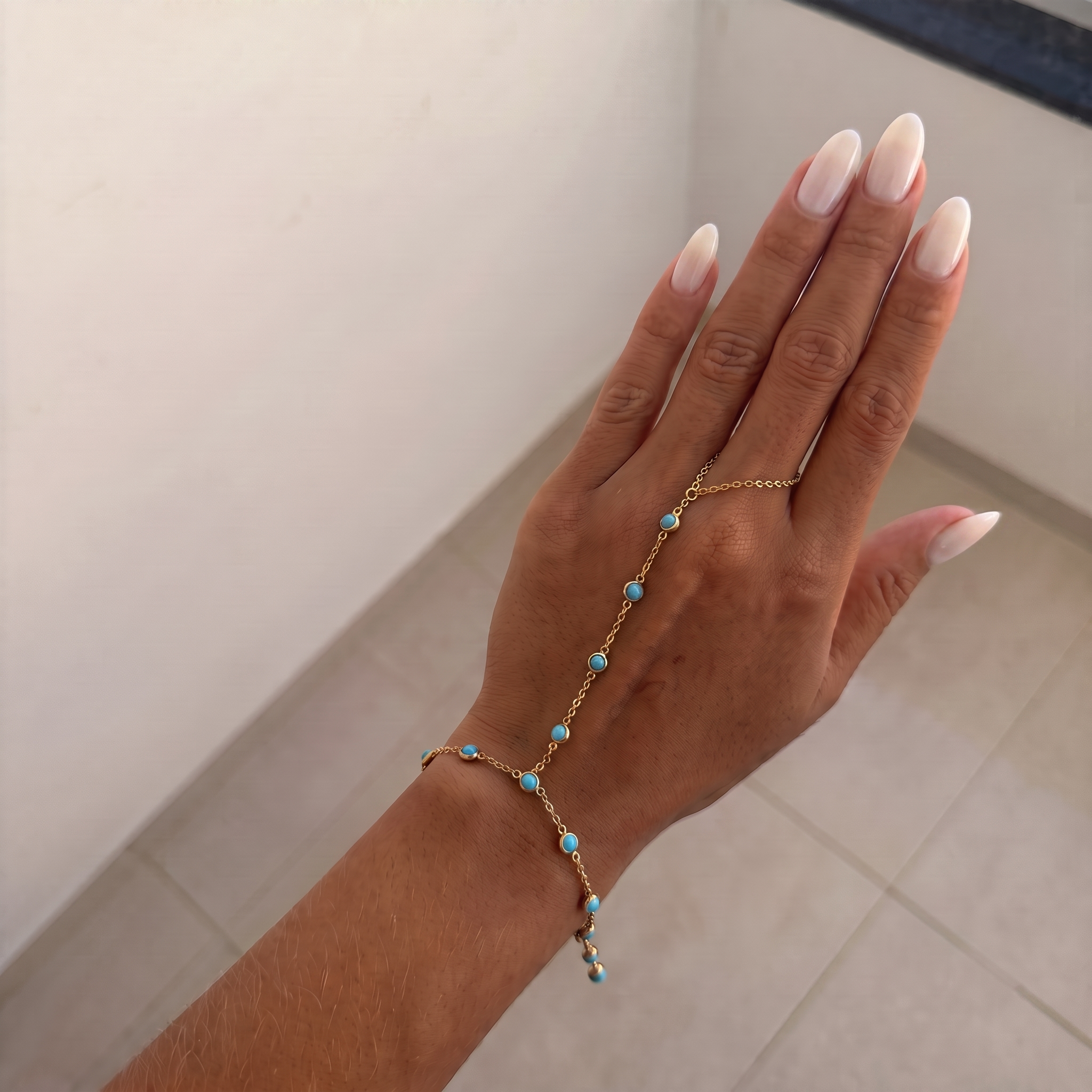 Turquoise Tifany Hand Chain