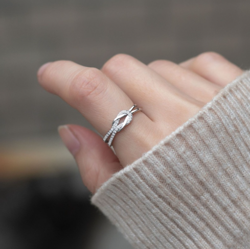 Knot Ring (in gold & silver & rose gold)